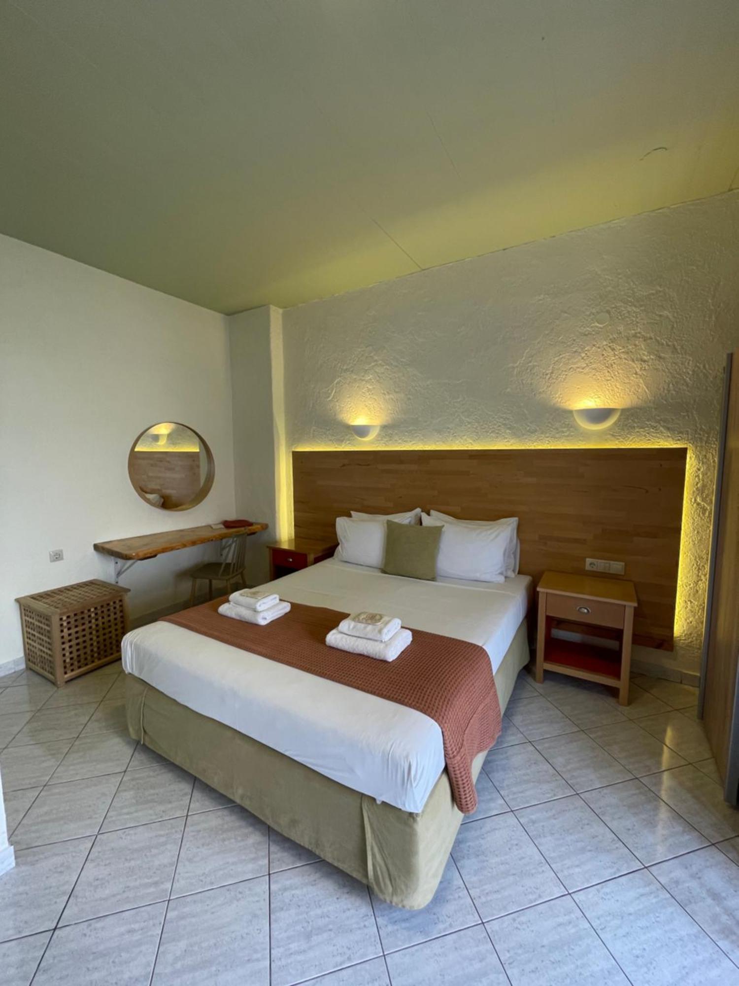 Villa Georgia Apartments & Suites Kalamaki  Bilik gambar