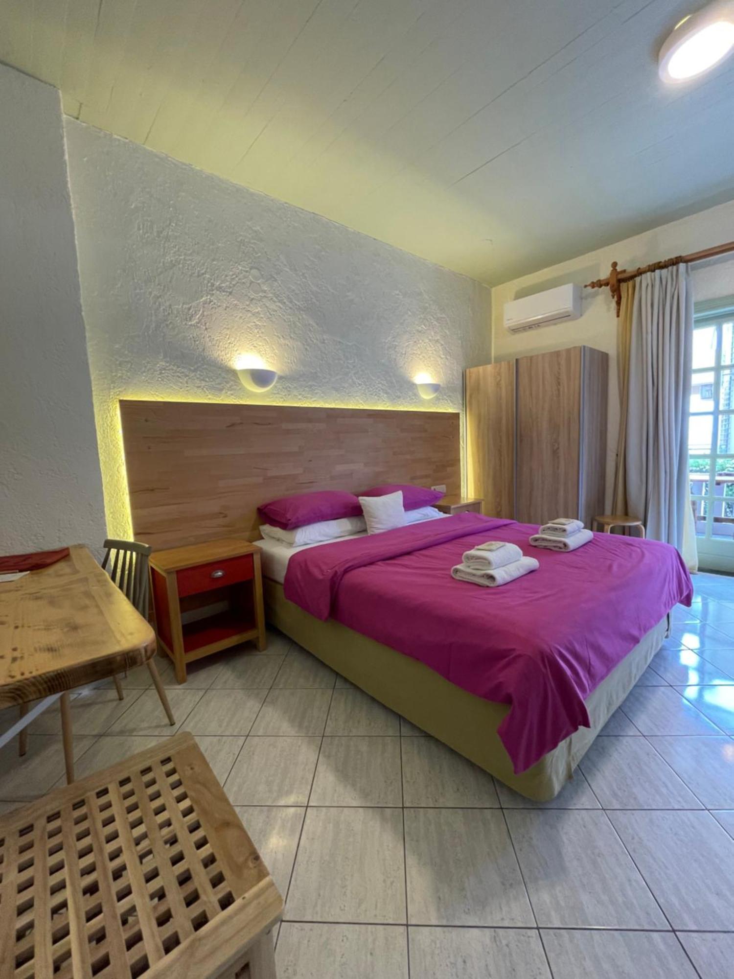 Villa Georgia Apartments & Suites Kalamaki  Bilik gambar