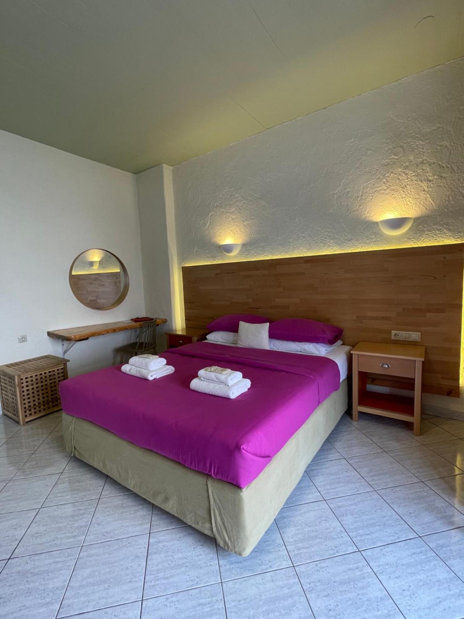 Villa Georgia Apartments & Suites Kalamaki  Bilik gambar