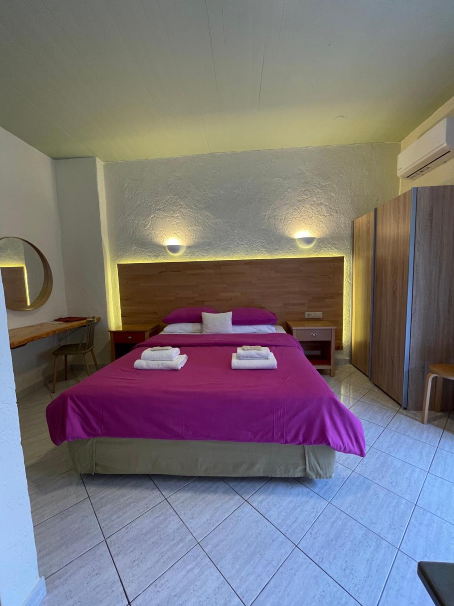 Villa Georgia Apartments & Suites Kalamaki  Bilik gambar