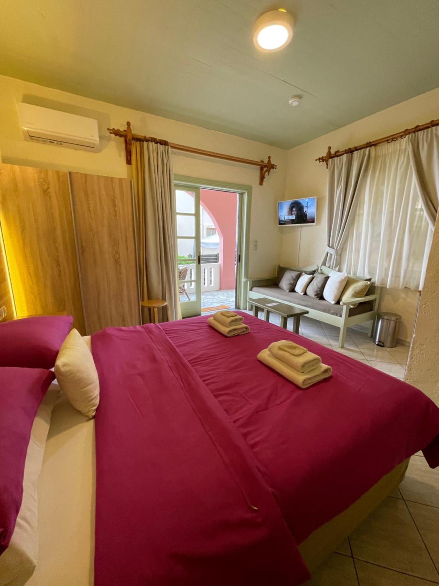 Villa Georgia Apartments & Suites Kalamaki  Bilik gambar